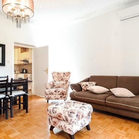 Apartment Yean Kaštela Exteriör bild