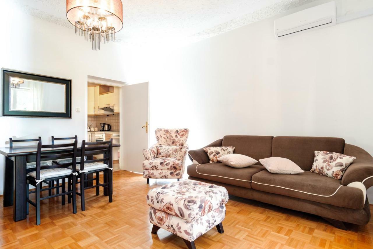Apartment Yean Kaštela Exteriör bild