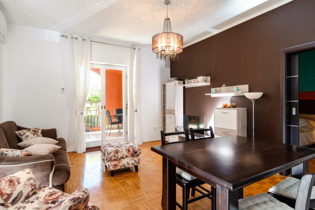 Apartment Yean Kaštela Exteriör bild