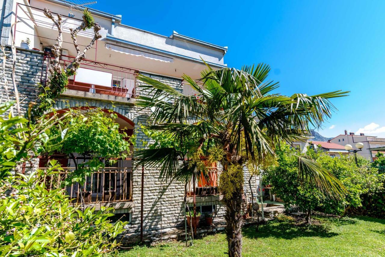 Apartment Yean Kaštela Exteriör bild