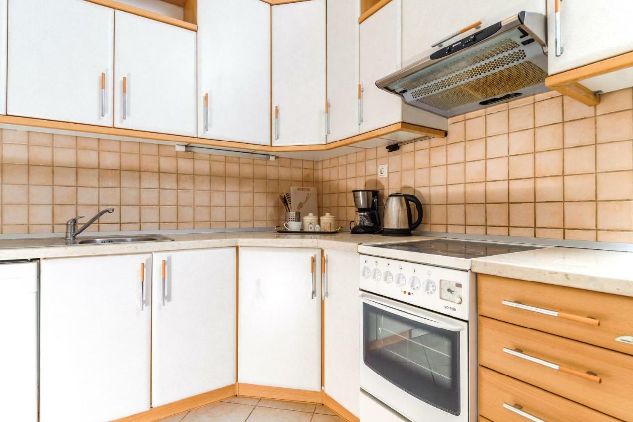 Apartment Yean Kaštela Exteriör bild