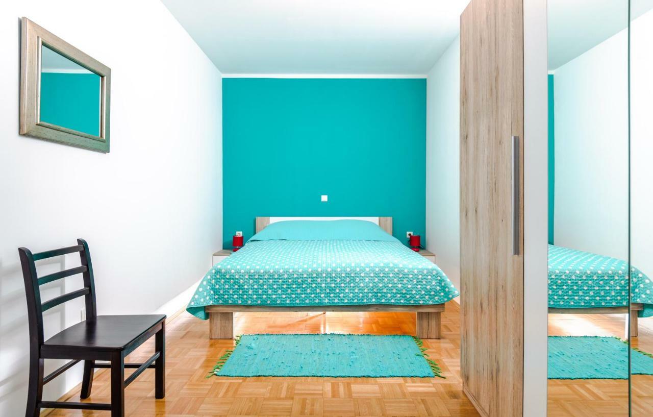 Apartment Yean Kaštela Exteriör bild